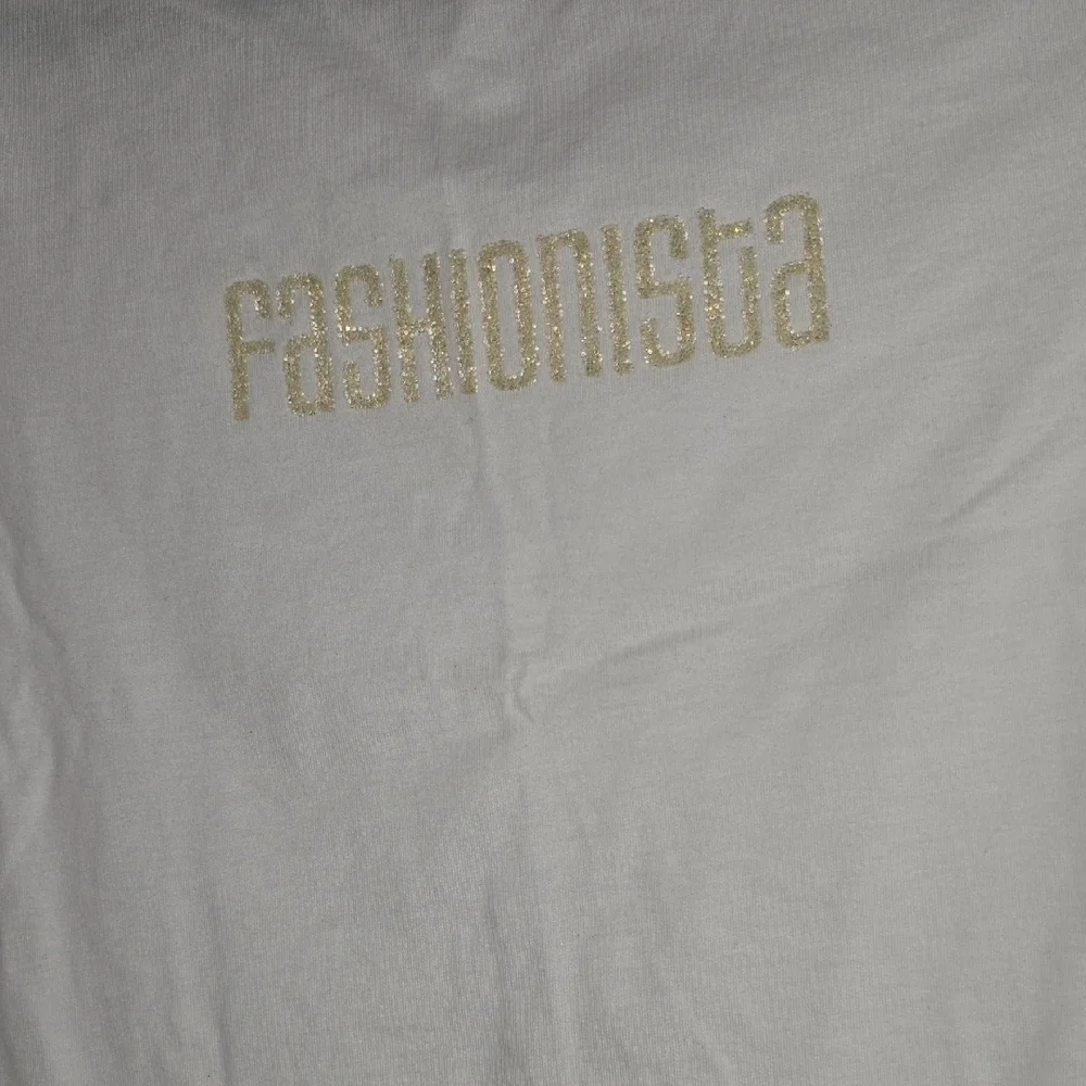 NWT JLO White Short Sleeve Tee with Minimalist Design - Picture 2 of 7